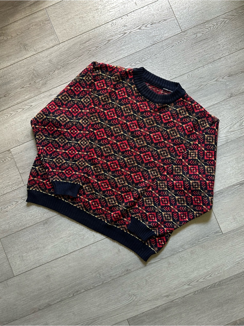 Men's Patterned Crewneck Sweater in Red & Black